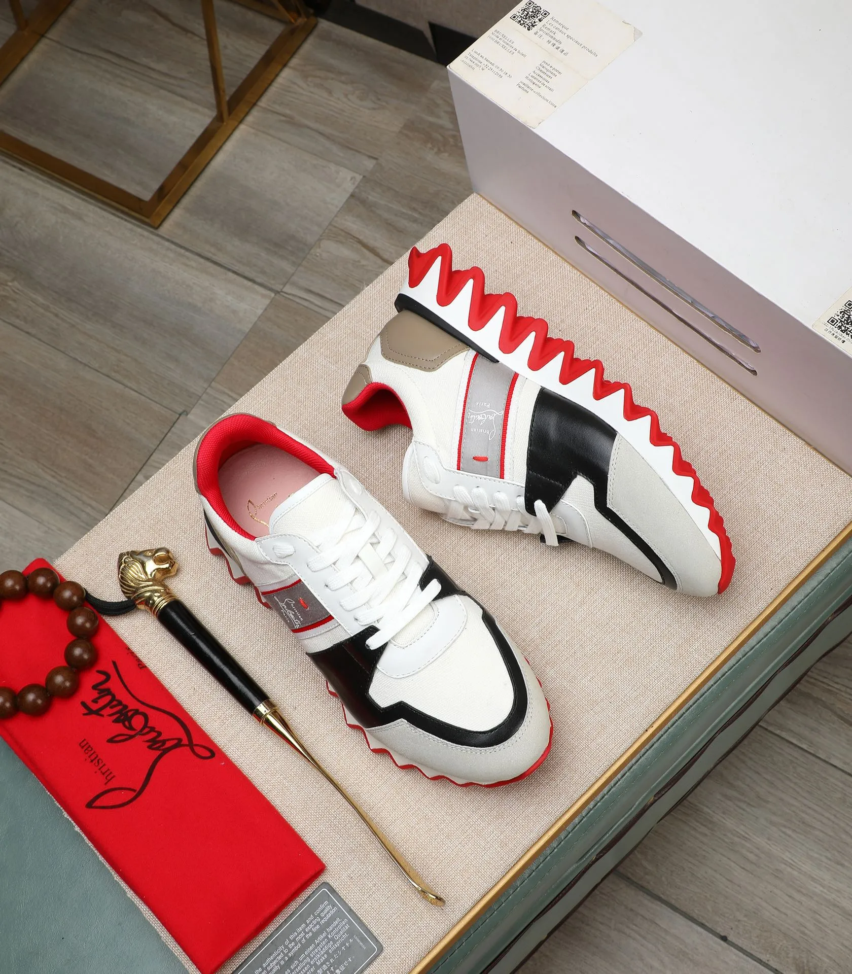Men's shoes 💰680 (high-end goods) Christian Louboutin (CL red sole shoes) counter series, casual sneakers for couples 📢 📢 📢 Exclusive hot style release 🎈🎈💪 Movable latex feet 👻 Finished outsole line [Proud] 😝Male 38#-46, global supply 😝 [Top version]: Original imported genuine leather upper, top original leather lining, original molded TPU outsole, original 1:1 detail processing, original shoe last,